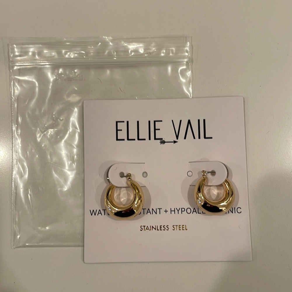 NWT ELLIE VAIL gold hoops